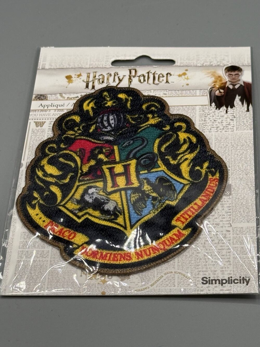 Harry Potter Hogwarts Crest Iron On Applique Patch Simplicity Licensed New